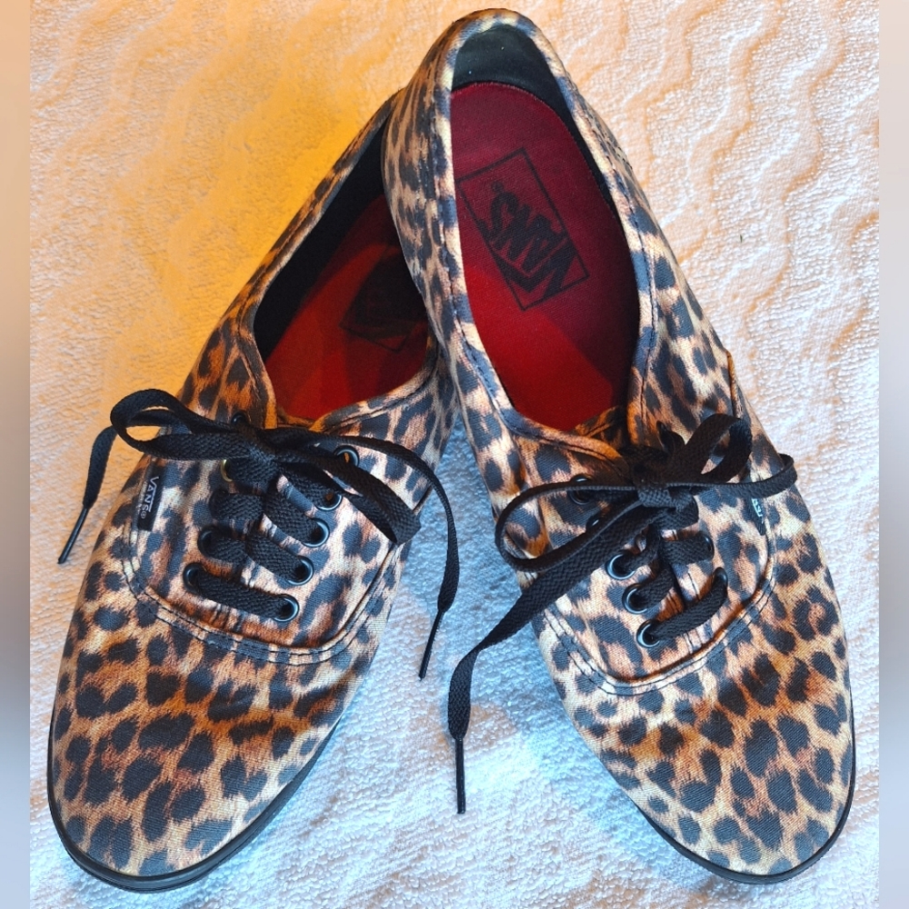 Vans Off The Wall lace up cheetah print sneakers - unisex women's 10, men's 8.5